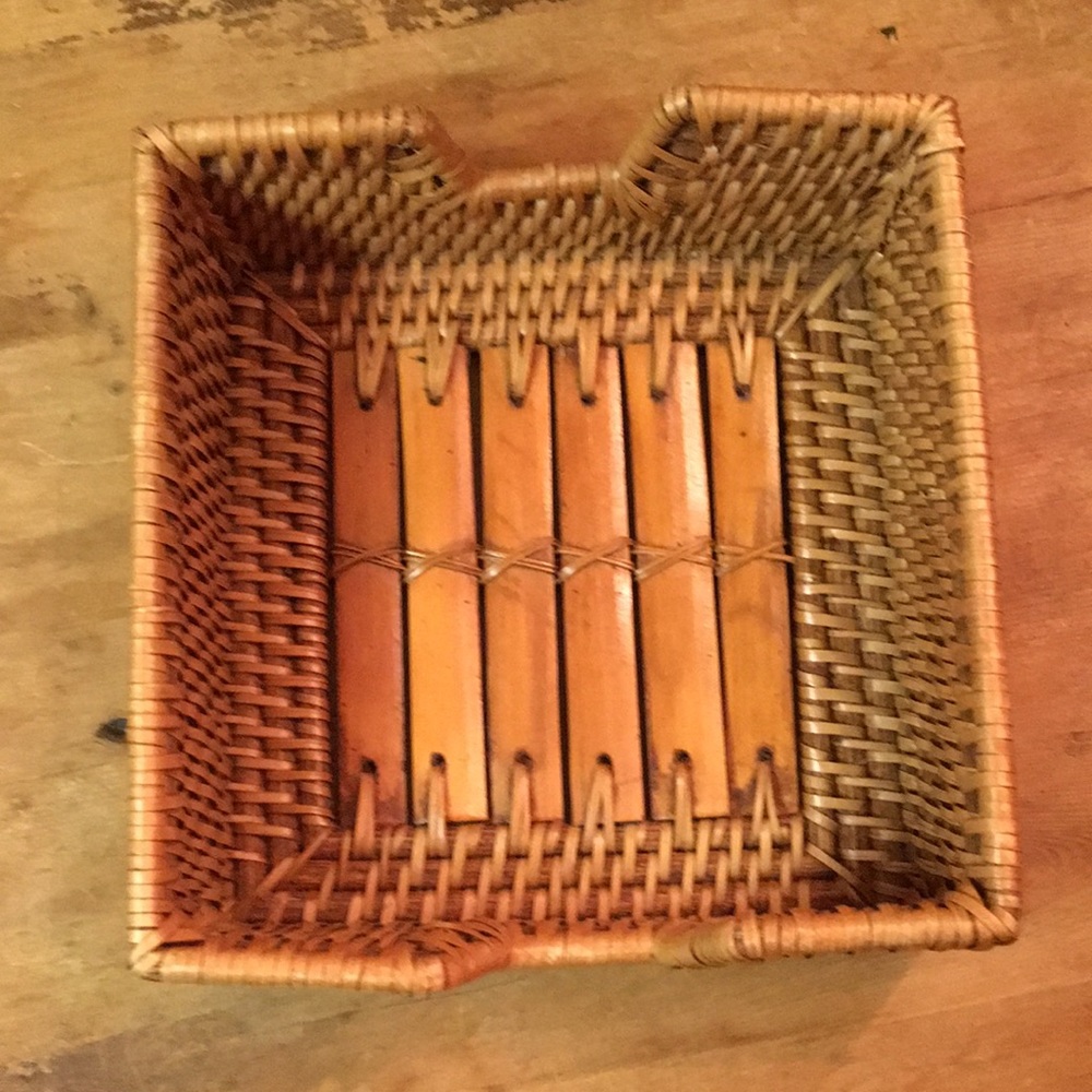 Rattan napkin holder 5x5 napkins